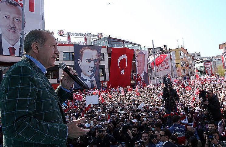 بدء استفتاء تاريخي لتوسيع سلطة اردوغان في تركيا 