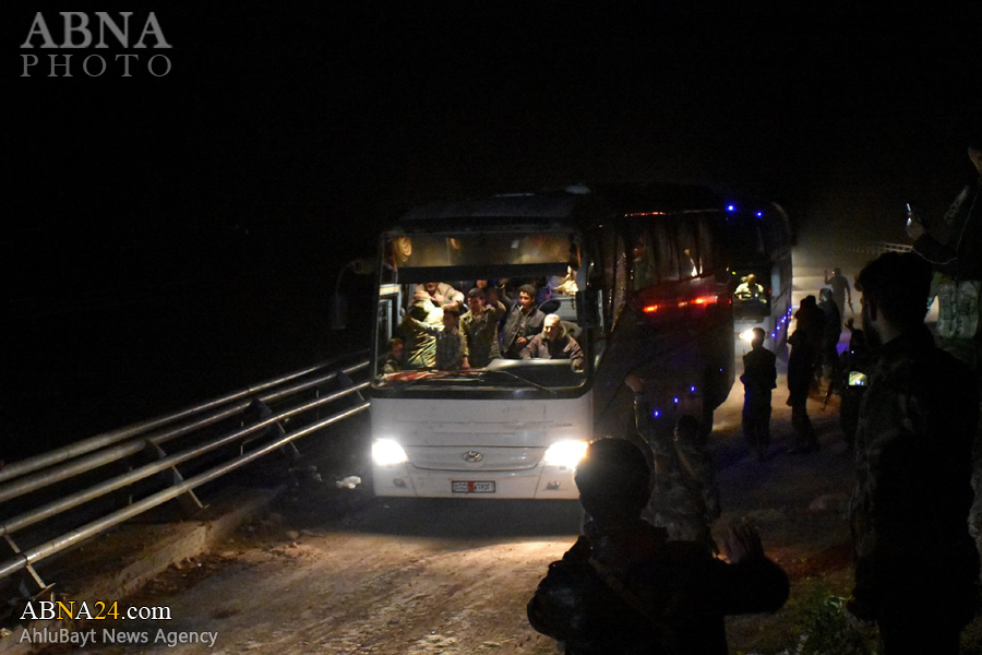 Konvoi Bis Pengungsi Warga Suriah Tiba di Aleppo