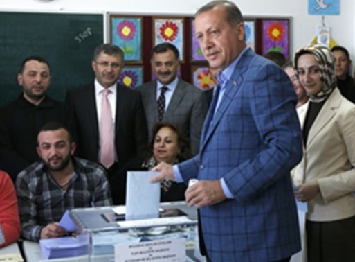 فيديو / عملية تزوير اثناء الاستفتاء على التعديلات الدستورية لصالح اردوغان