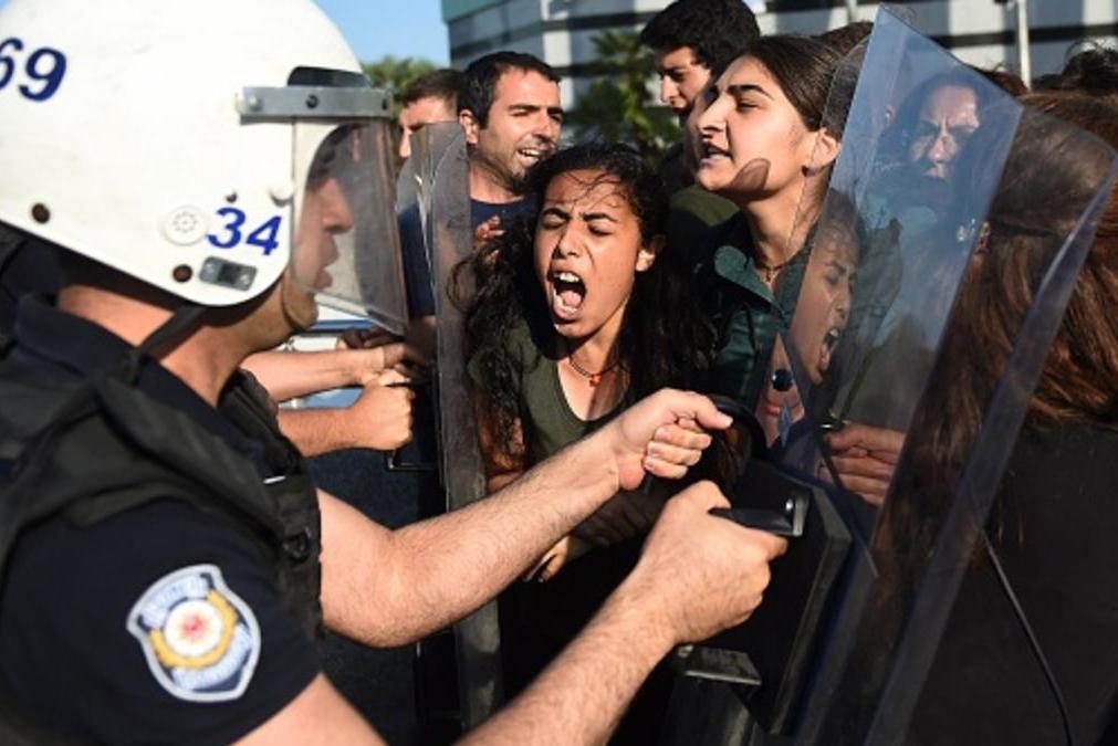 تركيا تمدد حالة الطوارئ لثلاثة أشهر