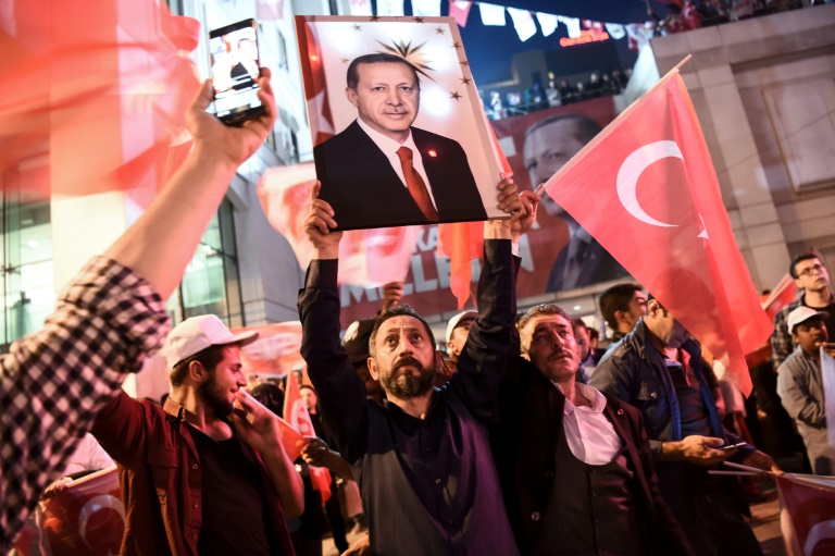 اردوغان يحقق انتصارا والمعارضة تطالب بالغاء النتائج