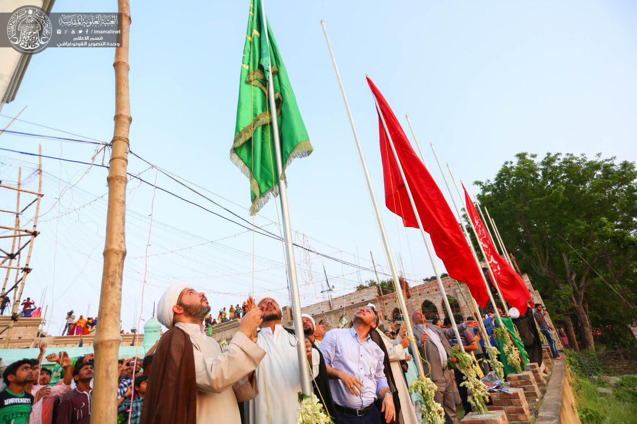 رفع راية أمير المؤمنين (ع) في مهرجان ولادته العطرة بالهند +(صور)