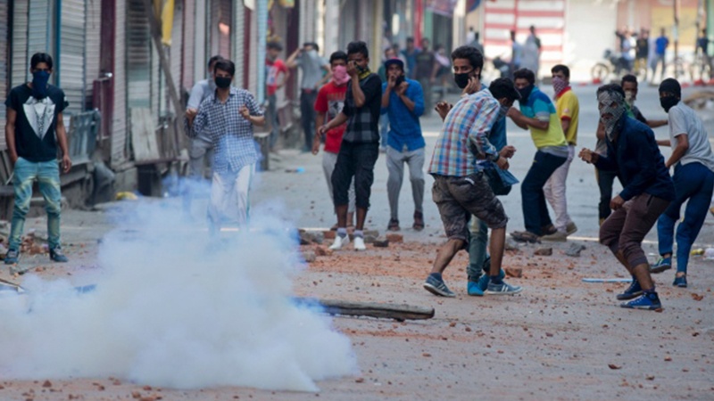 کشمیر میں مظاہروں کا سلسلہ جاری