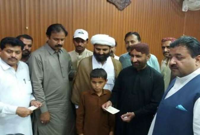 جیکب آباد، شب عاشور بم دھماکہ کے زخمیوں میں چیکس کی تقسیم