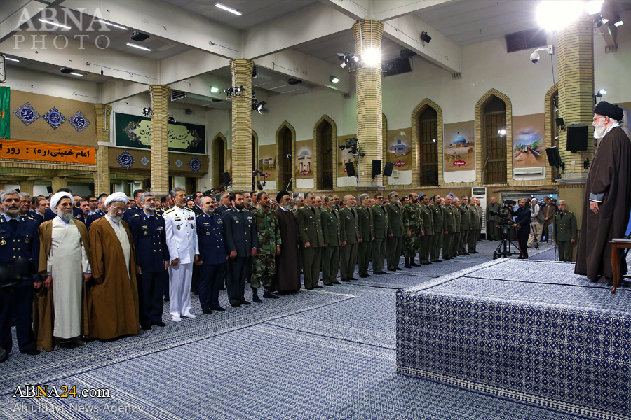 قائد الثورة الاسلامية يستقبل قادة جيش الجمهورية الاسلامية الايرانية + (صور)
