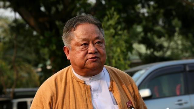 လူထုအက်ိဳးအတြက္ ရဲရဲတင္းတင္းလုပ္ေဆာင္ၾကရန္ အစိုးရအဖြဲ႔ဝင္မ်ားကို ေဒၚေအာင္ဆန္းစုၾကည္ တိုက္တြန္း