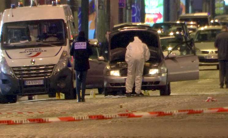 France: attentat avant l’élection présidentielle, un policier tué sur les Champs-Elysées