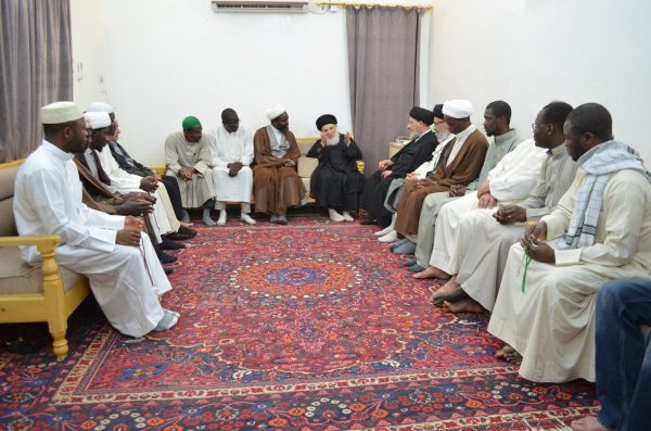 المرجع الحكيم يدعو الطلبة الأفريقيين لمعرفة عظيم المسؤولية وثقل الأمانة