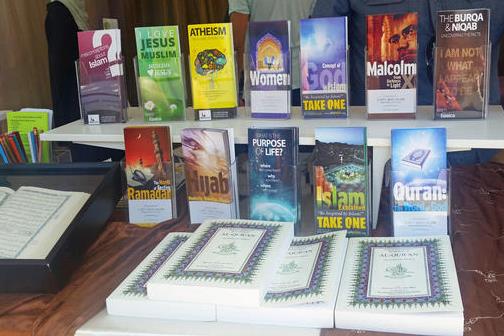 На книжном фестивале в Лос-Анджелесе раздавали Кораны