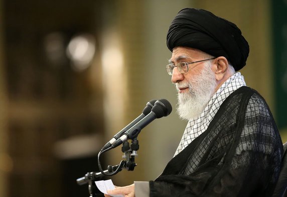 قائد الثورة يستقبل منظمي المسابقات الدولية للقرآن الكريم والمشاركين فيها