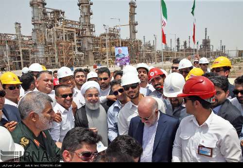 صدر روحانی نے ایران کی سب بڑی تیل ریفائنری کا افتتاح کر دیا