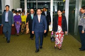တပ္မေတာ္ကာကြယ္ေရးဦးစီးခ်ဳပ္ ဗိုလ္ခ်ဳပ္မွဴးႀကီးမင္းေအာင္လိႈင္ ဂ်ာမနီႏုိင္ငံမွ ျပန္လည္ေရာက္ရွိ