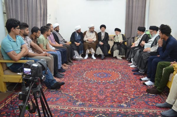 المرجع الحكيم يدعو للرأفة والمحبة والعمل بإخلاص