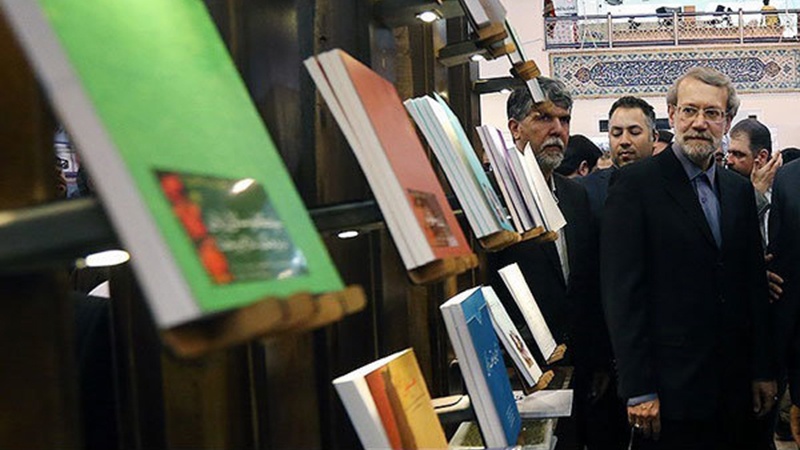 ایران میں تیسواں عالمی کتاب میلہ پارلیمنٹ کے اسپیکر کی موجودگی میں شروع ہو گیا