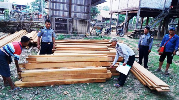 တရားမဝင္သစ္စက္ ၁ လံုးကို ပိုင္ရွင္ႏွင့္အတူ အင္းေတာ္ၿမိဳ႕နယ္တြင္ ဖမ္းမိ