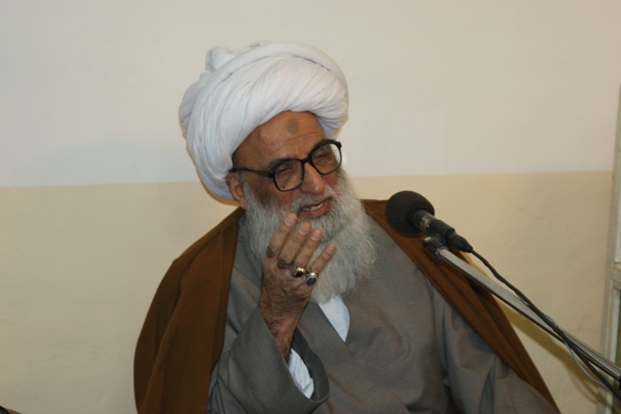 Senior Shiite cleric warns Manama regime against targeting Sheikh Qassim