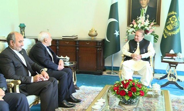  Zarif meets Nawaz Sharif, discuses border issues