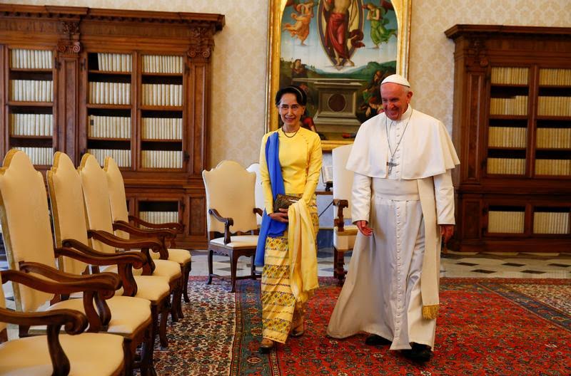 ပုပ္ရဟန္းမင္းႀကီး ဖရန္႔စစ္ႏွင့္ေဒၚေအာင္ဆန္းစုၾကည္ေတြ႔ဆံု