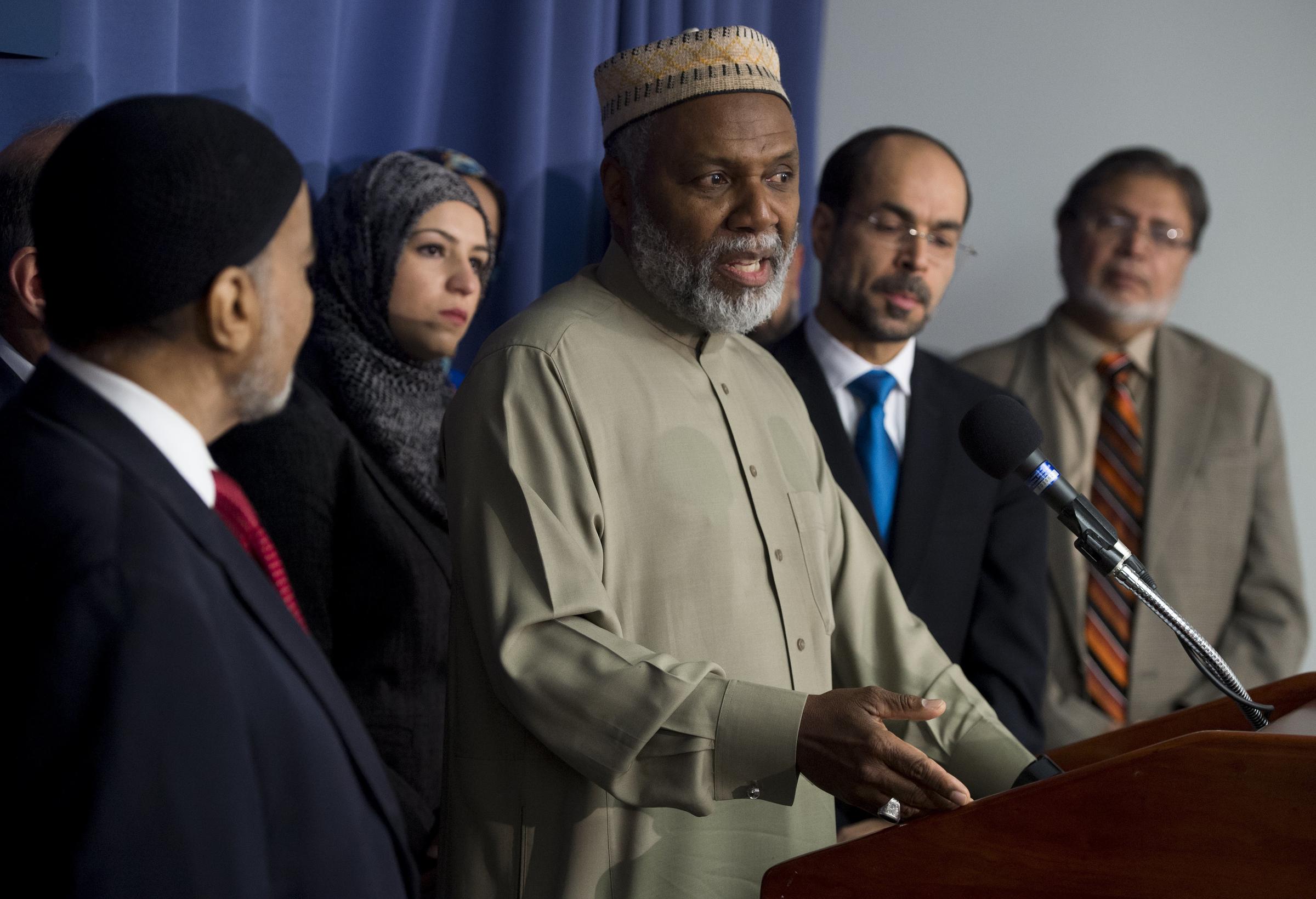 “Musulmanes Estadounidenses Luchan Contra la Islamofobia de Trump” 