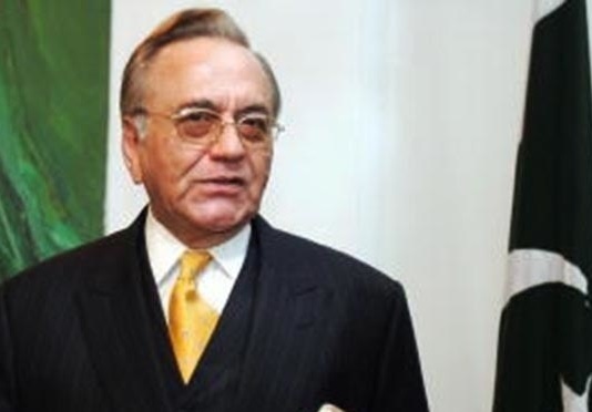 ایران اور پاکستان کے تعلقات کوکچھ قوتیں خراب کرنے کی کوشش کر رہی ہیں: پاکستان کے سابق وزیر خارجہ