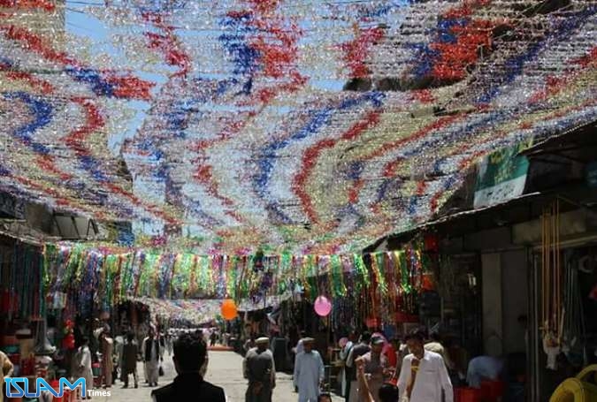 منجی عالم بشریت امام زمانہ (عج) کی شب ولادت کی موقع پر پاراچنار شہر کو سجایا گیا