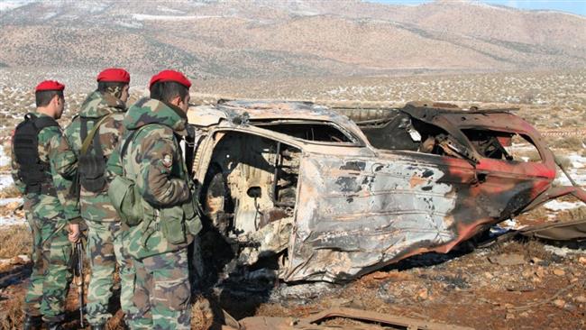 Lebanese Hezbollah hands over border posts to army