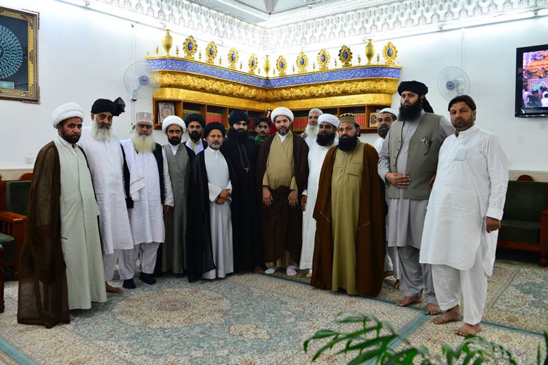 وفد علماء أهل السنة في باكستان يتشرفون بزيارة مرقد أمير المؤمنين (ع)+(صور)