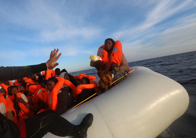 Italy rescues 480 migrants from Mediterranean, recover seven bodies
