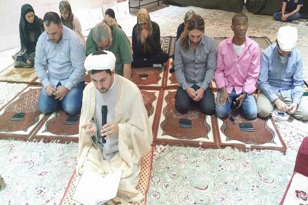 Pagkakaroon ng di-Muslim sa Islamikong Sentro ng Brazil 