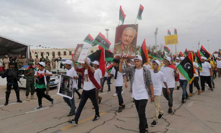 حفتر يشهد عرضا عسكريا كبيرا في الذكرى الثالثة لحملة بنغازي