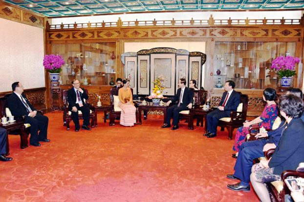 ေဒၚေအာင္ဆန္းစုၾကည္ႏွင့္ တ႐ုတ္သမၼတ ရွီက်င့္ဖ်င္ေတြ႔ဆံု၊ ႏွစ္ႏိုင္ငံ သေဘာတူစာခ်ဳပ္ ၅ ခု ခ်ဳပ္ဆို