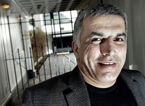 السلطات البحرينية تمنع الحقوقي البارز نبيل رجب من الإتصال بنجله