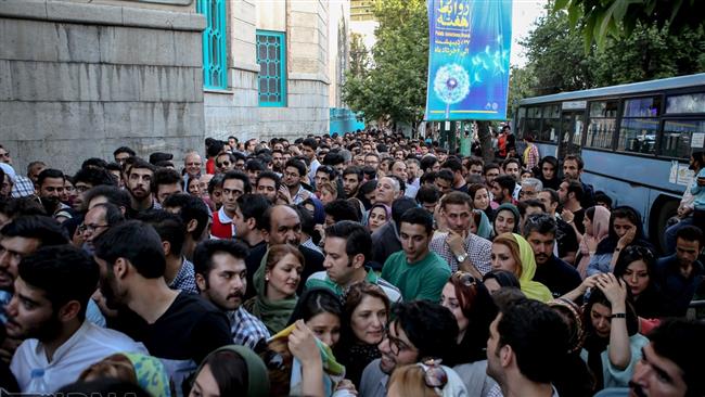 Warga Iran Turun Beramai-Ramai Ke Pusat Membuang Undi