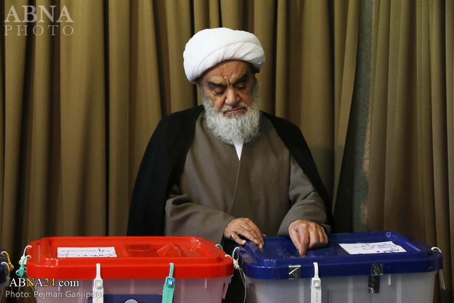 Kehadiran Ayatullah Mazahiri di Tempat Pemungutan Suara 
