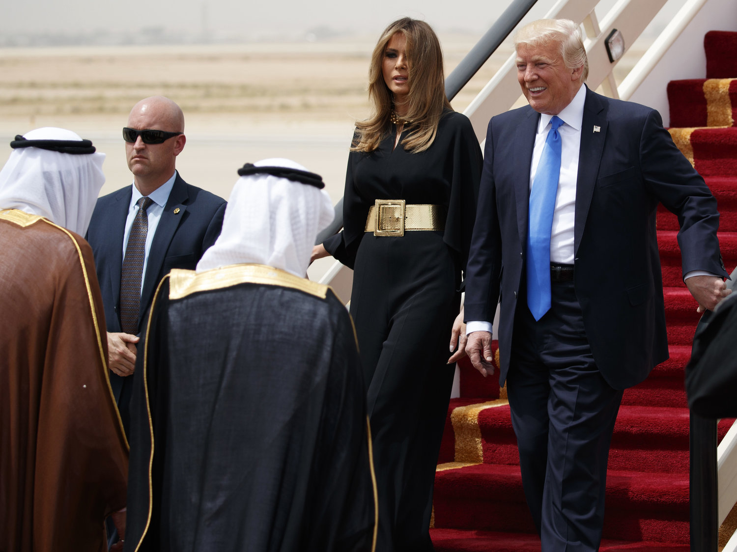 Trump Llega a Riad en su Primera Gira Internacional a Cerrar Filas contra Irán