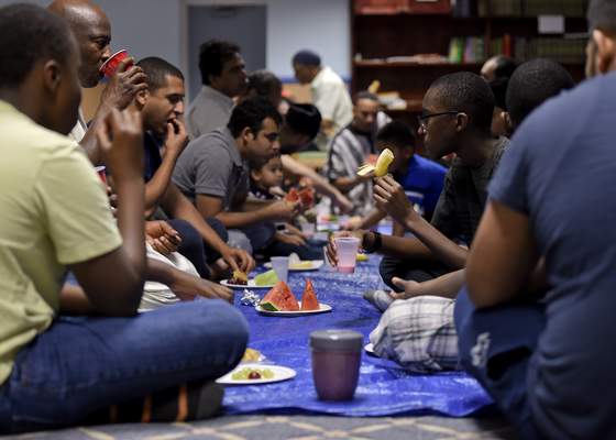  US Muslims in Pennsylvania invite community to daily iftars