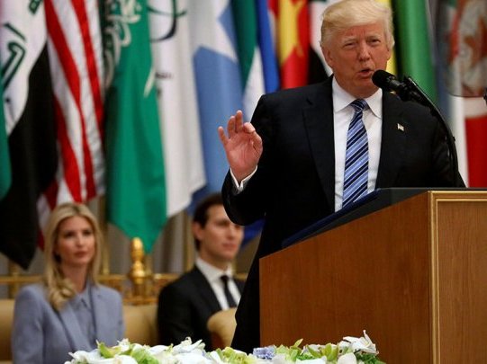Trump Jumpa Mahmoud Abbas
