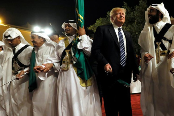 アメリカのメディアが、トランプ大統領のサウジ訪問を強く非難