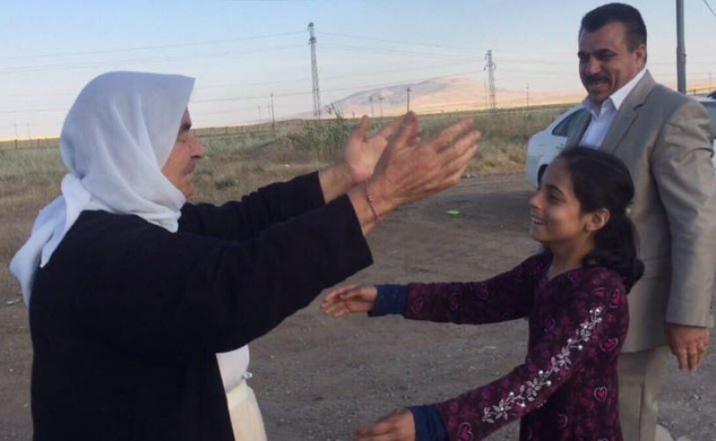 Yezidi girl freed from ISIS reunited with her mother / Pics