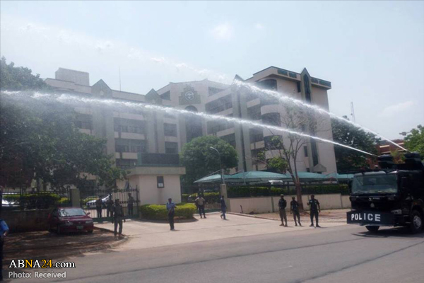 Nigerian Police uses hot water on peaceful Free Zakzaky protesters in Abuja / Pics