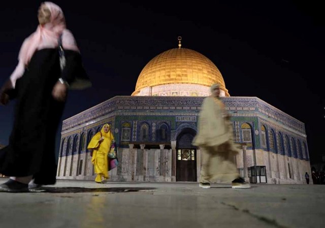 Al-Aqsa mosque meets Ramadan with holy Quran, lights / Pics