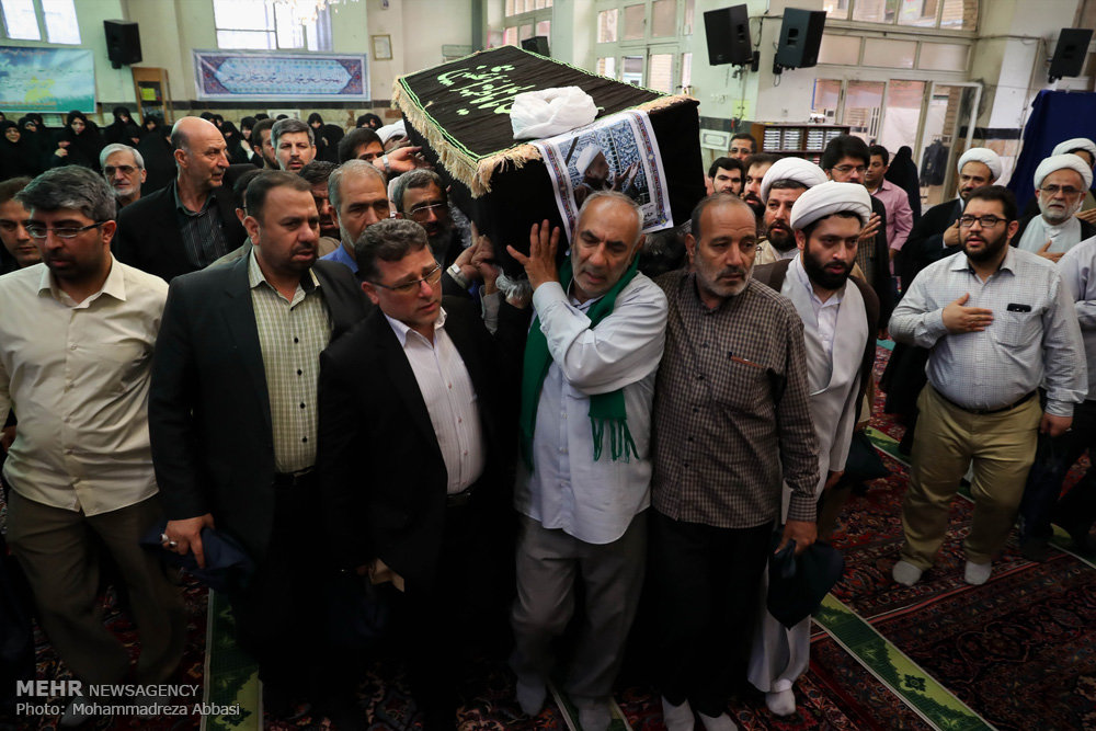 تصویری رپورٹ: مرحوم حجۃ الاسلام شیخ حسن پہلوانی تہرانی کی تشییع جنازہ