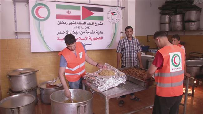 Iranian Red Crescent giving iftar to about 250K in Gaza