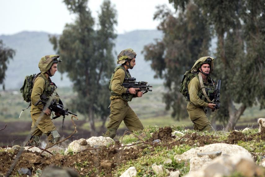 Israeli soldiers shoot, injure Palestinian man in northern Gaza