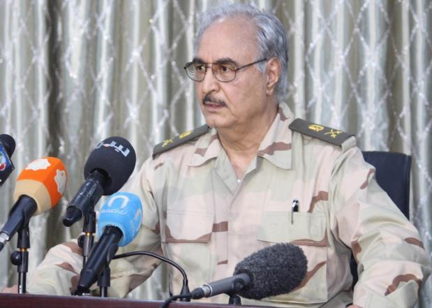 حفتر يتهم قطر بدعم الارهاب في ليبيا ويتوعدها بالرد