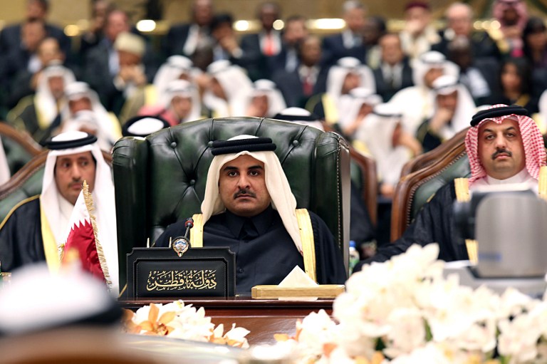 الأمير تميم يقهر السعودية ويدوس “علوم الرجال” في قصور الرياض