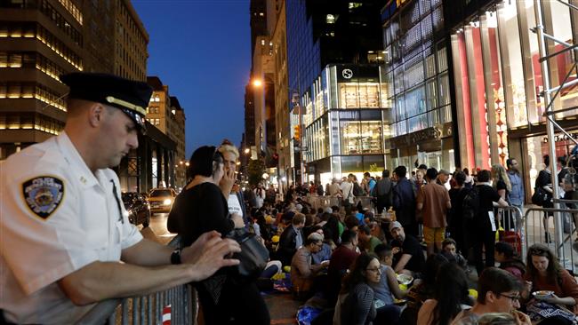 Tunjuk Perasaan Anti-Trump Oleh Muslim Amerika