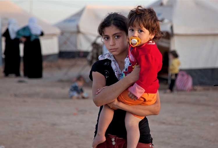 فيديو/ طفلة عراقية تلخص بدموعها مأساة الموصل 