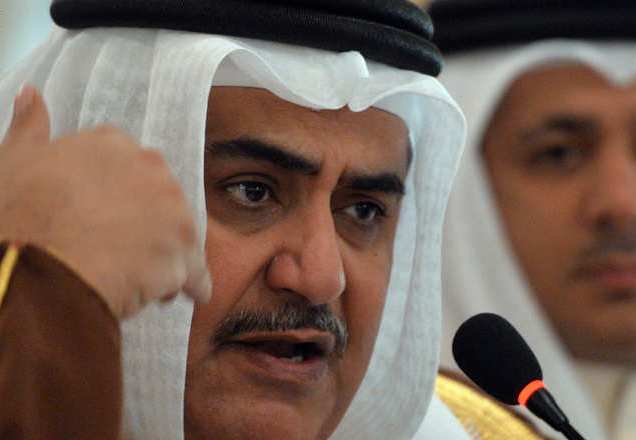 اختراق حساب وزير الخارجية البحريني على "تويتر" ونشر جرائم النظام فيه+(صور)