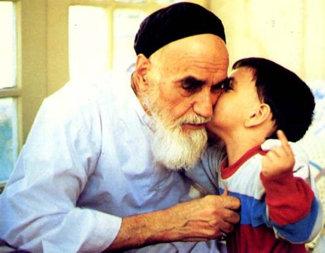 “El Imam Jomeini (r.a.) y su Legado Espiritual en la Revolución Islámica de Irán” “El Imam Jomeini (r.a.) y su Legado Espiritual en la Revolución Islámica de Irán”